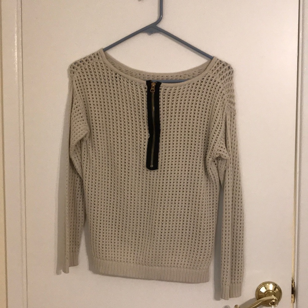 sweater - Picture 2 of 3